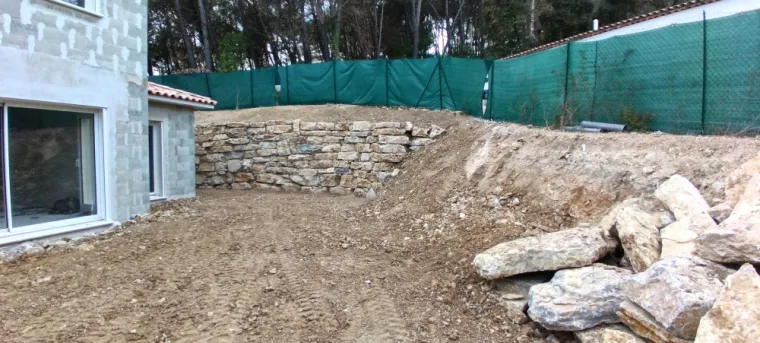 Réalisation d'un enrochement à Draguignan, Carcès, MKLD